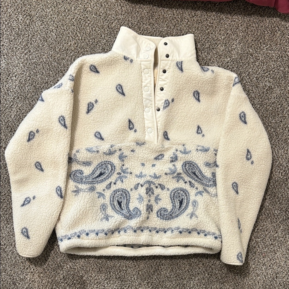 American Eagle Outfitters Cream and Blue Paisley Hoodie